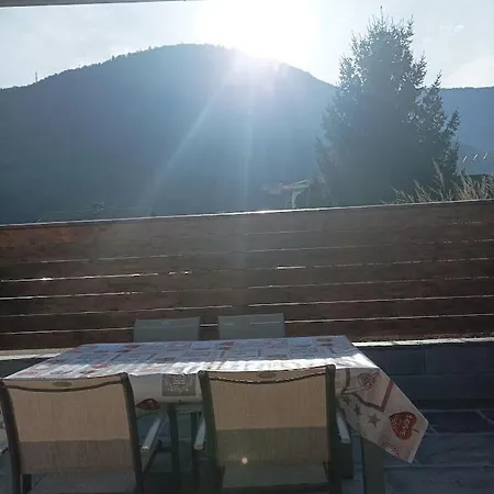 Chalet Joli Terrasse Et Jardinet Albertville