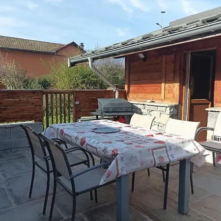 Joli Terrasse Et Jardinet * Albertville